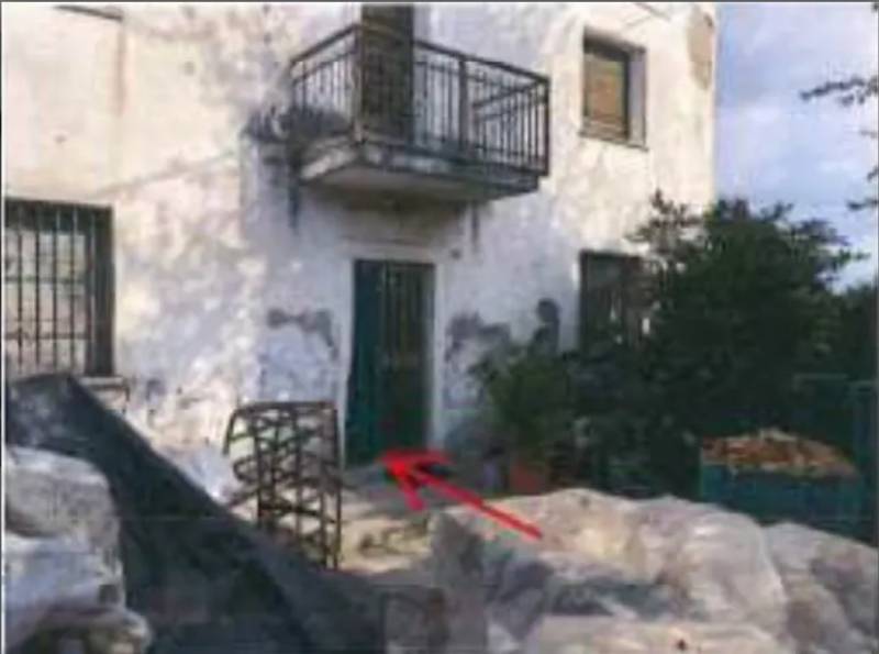 intera palazzina in vendita a Castel d'Azzano