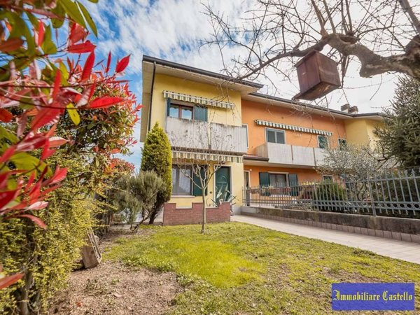 casa indipendente in vendita a Castel d'Azzano