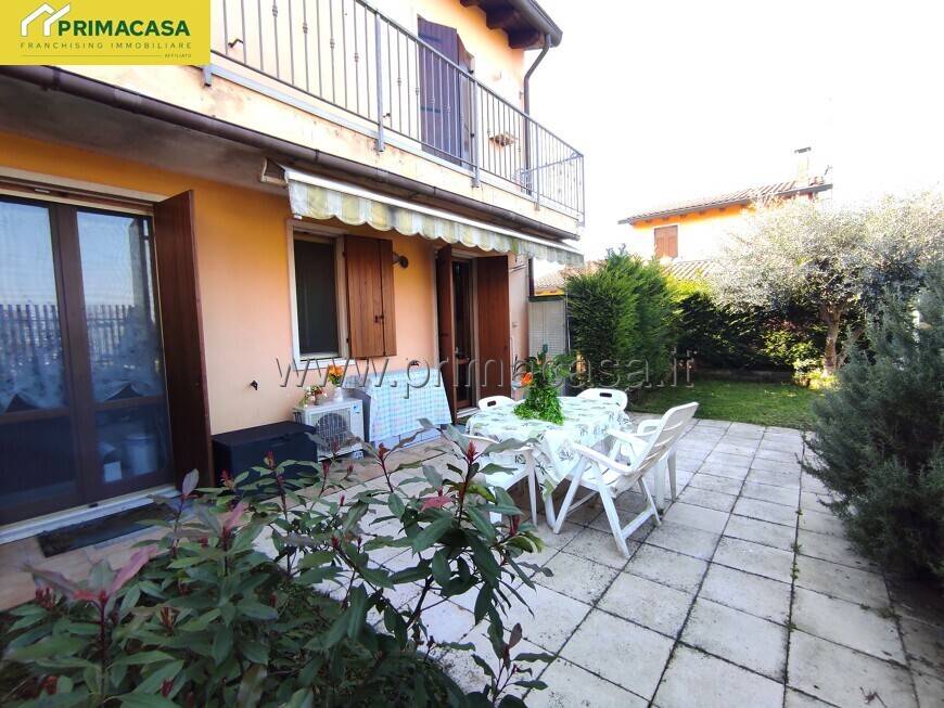 appartamento in vendita a Castel d'Azzano in zona Azzano