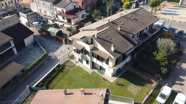 appartamento in vendita a Castel d'Azzano