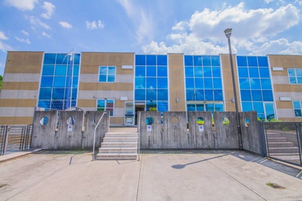 ufficio in vendita a Castel d'Azzano in zona Beccacivetta
