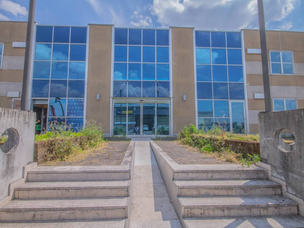 ufficio in vendita a Castel d'Azzano in zona Beccacivetta