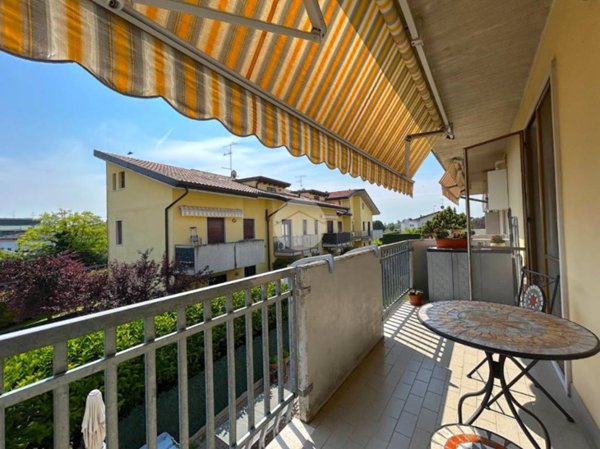 appartamento in vendita a Castel d'Azzano in zona Azzano