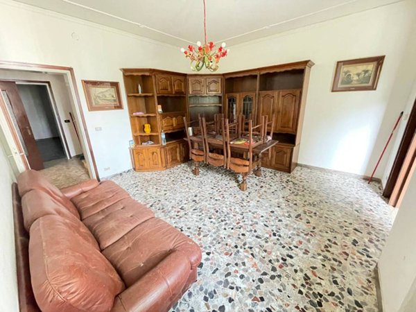 casa indipendente in vendita a Castel d'Azzano in zona Azzano