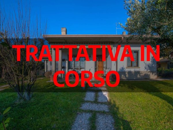 casa indipendente in vendita a Castel d'Azzano in zona Azzano