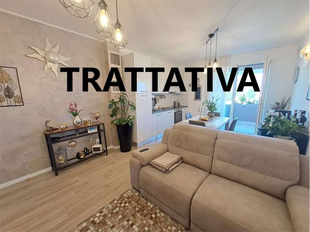 appartamento in vendita a Castel d'Azzano in zona Azzano