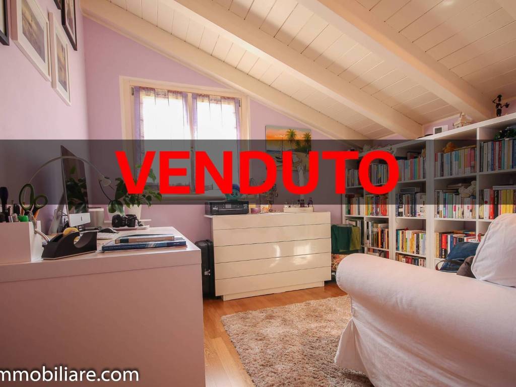 appartamento in vendita a Castel d'Azzano in zona Beccacivetta