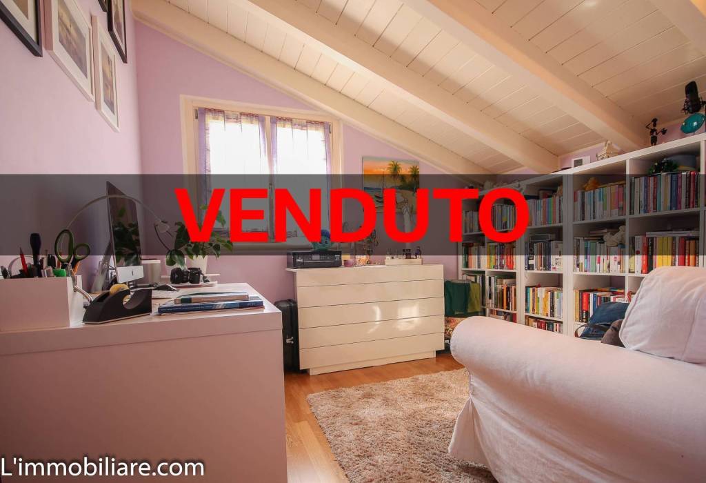 appartamento in vendita a Castel d'Azzano in zona Azzano