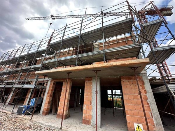 appartamento in vendita a Castel d'Azzano in zona Azzano