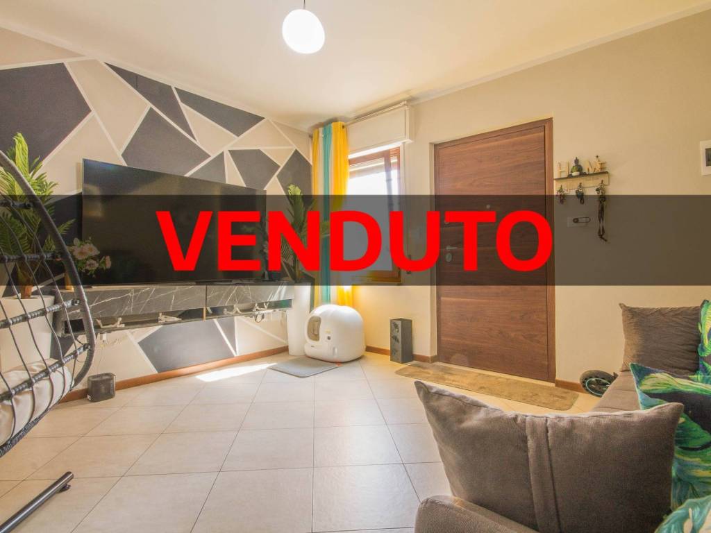 casa indipendente in vendita a Castel d'Azzano in zona Azzano