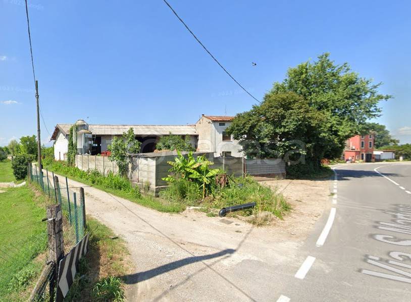 casa indipendente in vendita a Castel d'Azzano in zona San Martino