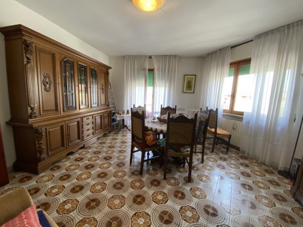 appartamento in vendita a Castel d'Azzano in zona Beccacivetta