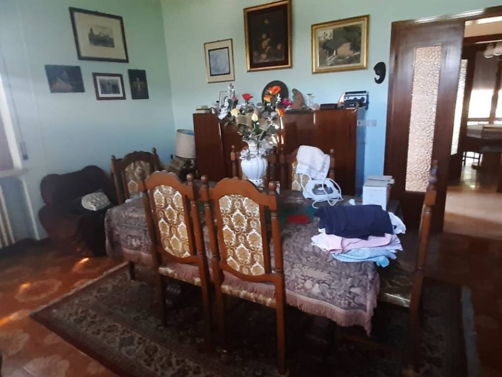 casa indipendente in vendita a Castel d'Azzano in zona Azzano