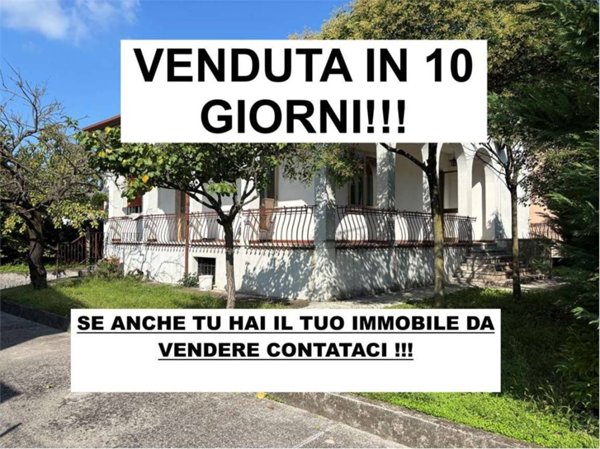 casa indipendente in vendita a Castel d'Azzano