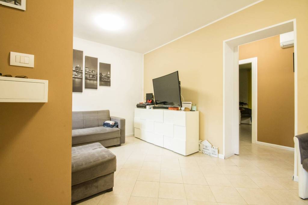 casa indipendente in vendita a Castel d'Azzano in zona Azzano