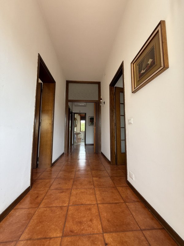 appartamento in vendita a Castel d'Azzano in zona Rizza