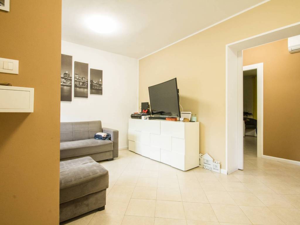 casa indipendente in vendita a Castel d'Azzano in zona Azzano