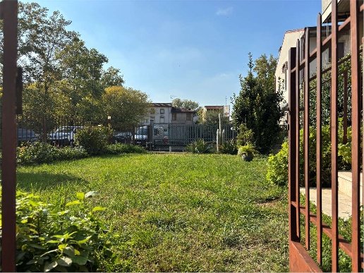 appartamento in vendita a Castel d'Azzano in zona Azzano