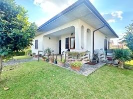 casa indipendente in vendita a Castel d'Azzano in zona Rizza