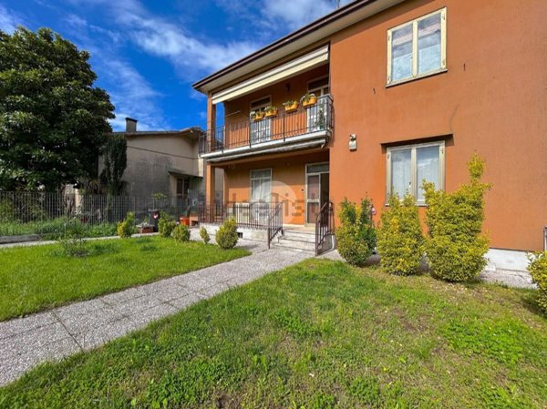 appartamento in vendita a Castel d'Azzano in zona Beccacivetta