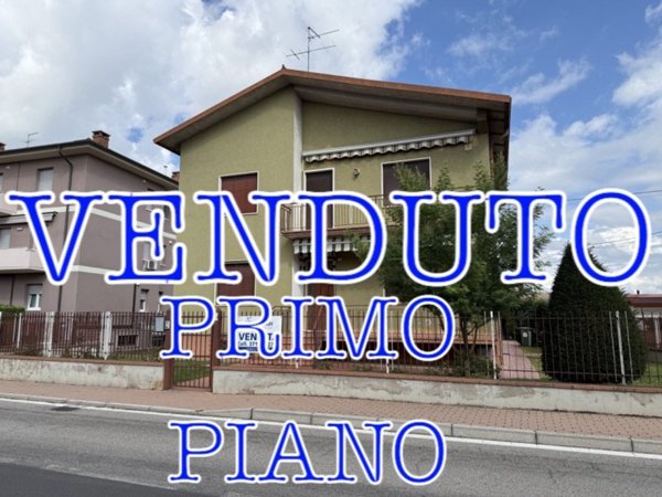 appartamento in vendita a Castel d'Azzano in zona Rizza