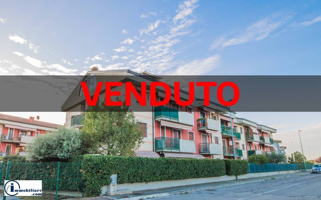 appartamento in vendita a Castel d'Azzano in zona Azzano