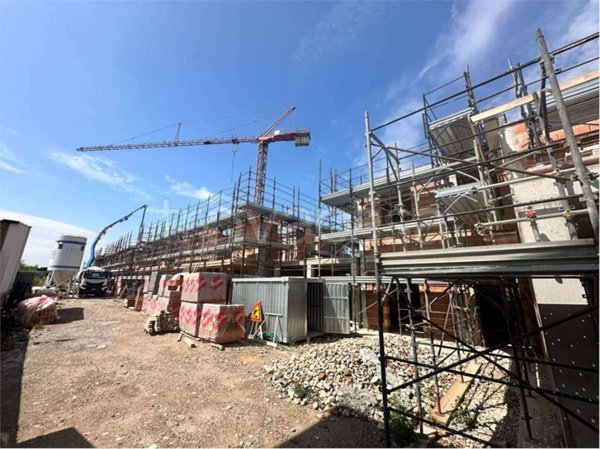 appartamento in vendita a Castel d'Azzano