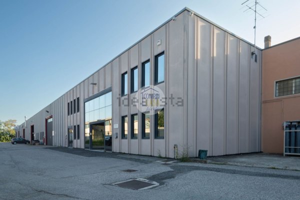 capannone in vendita a Castel d'Azzano