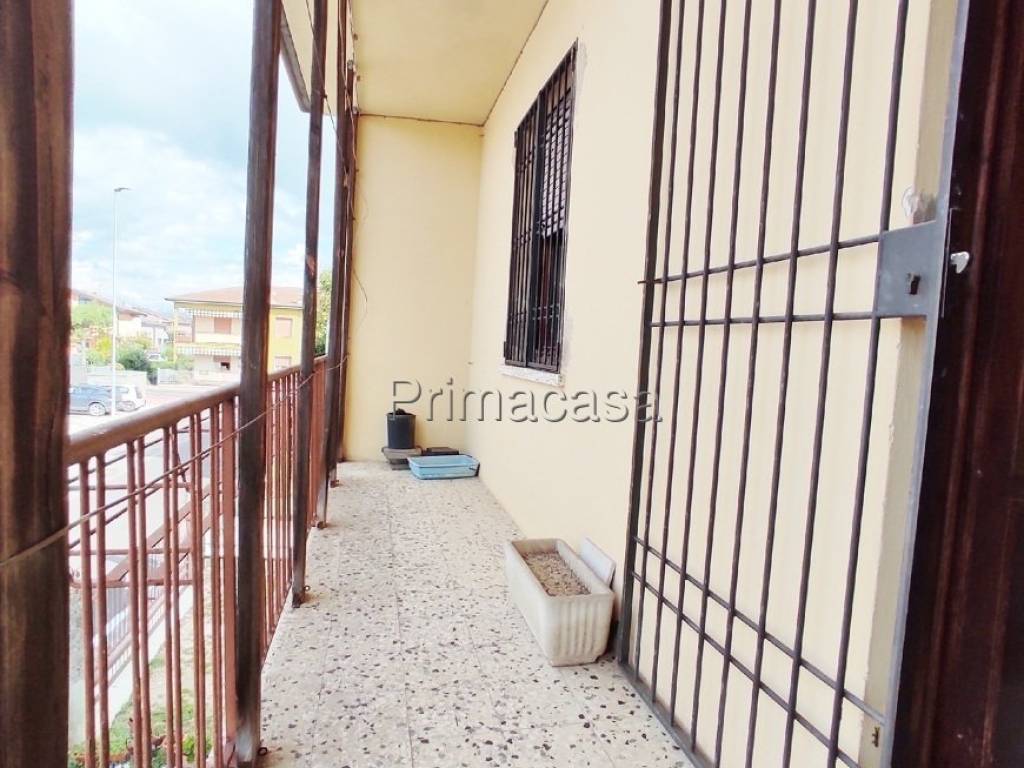 appartamento in vendita a Castel d'Azzano in zona Rizza