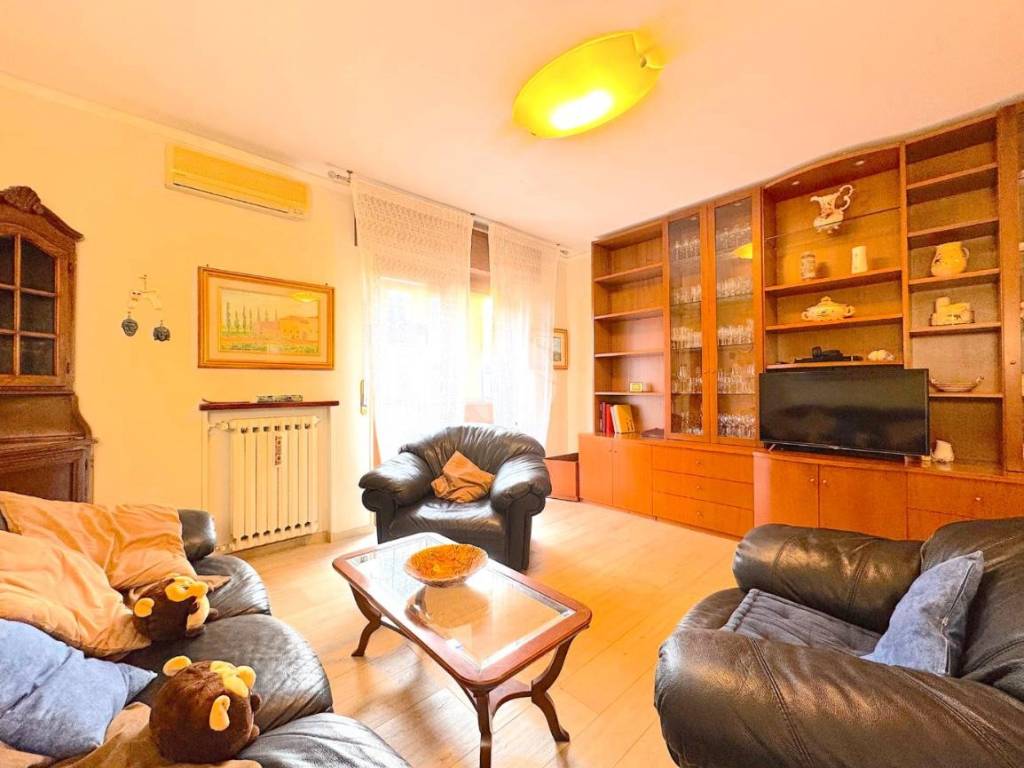 appartamento in vendita a Castel d'Azzano in zona Beccacivetta