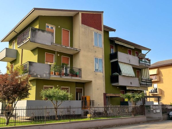 appartamento in vendita a Castel d'Azzano in zona Beccacivetta