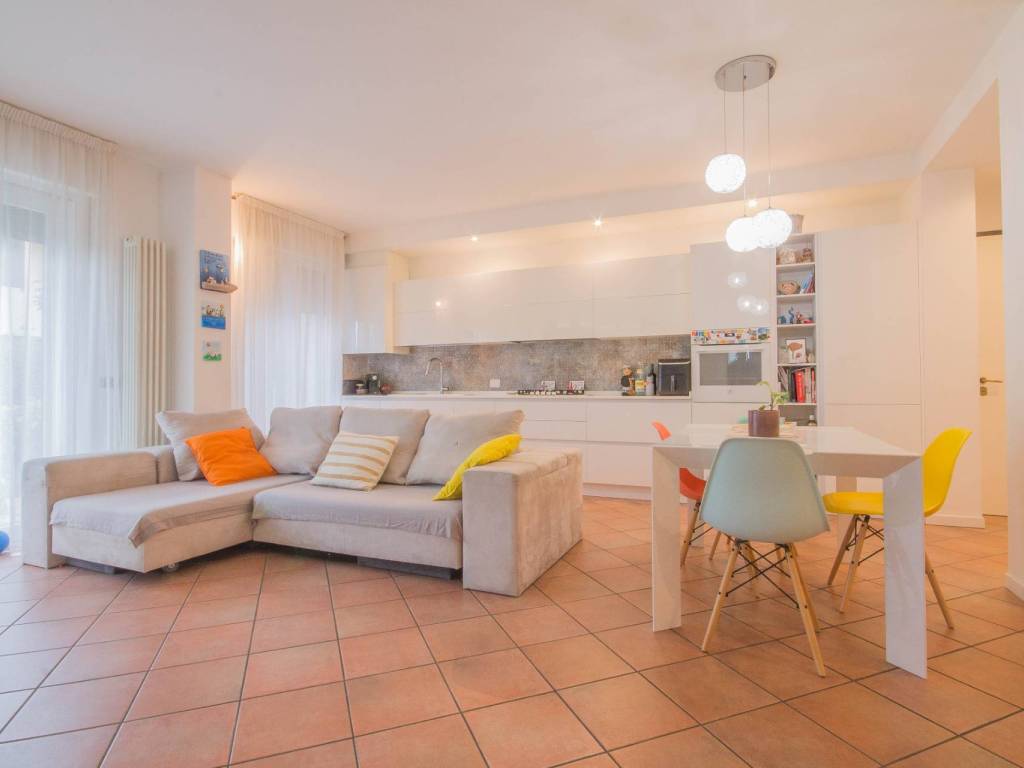 appartamento in vendita a Castel d'Azzano in zona Rizza