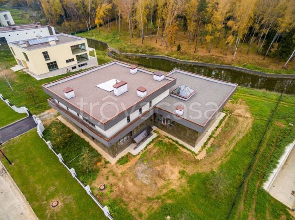 casa indipendente in vendita a Castel d'Azzano in zona Azzano