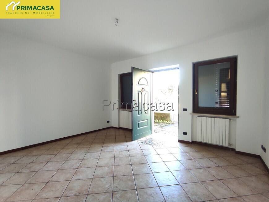 casa indipendente in vendita a Castel d'Azzano in zona Beccacivetta