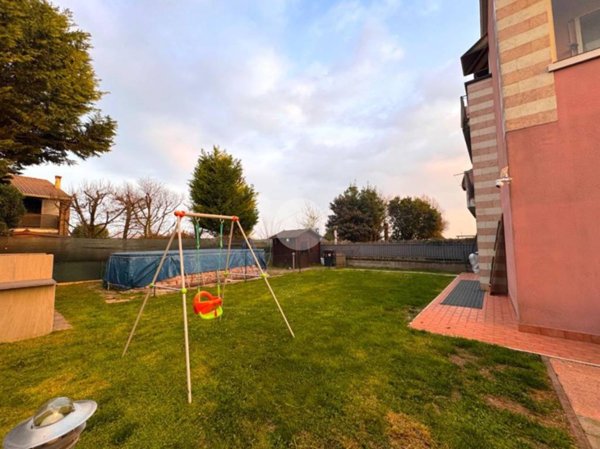 appartamento in vendita a Castel d'Azzano in zona Azzano