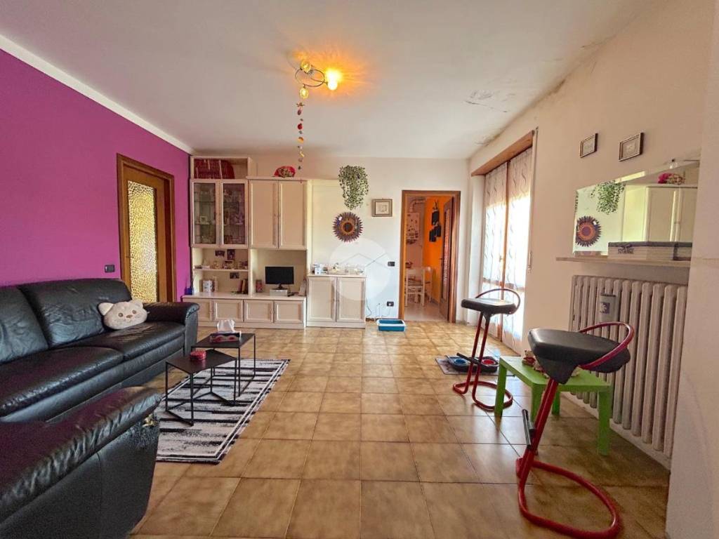 appartamento in vendita a Castel d'Azzano in zona Azzano