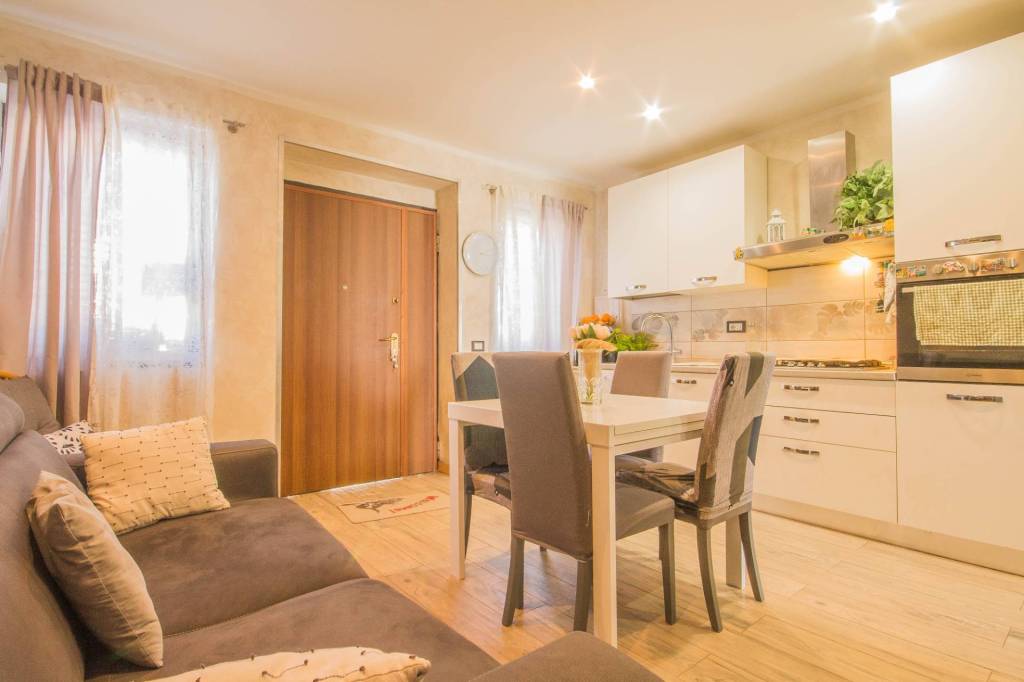 appartamento in vendita a Castel d'Azzano in zona Azzano