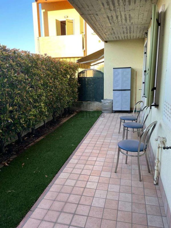 appartamento in vendita a Castel d'Azzano in zona Azzano