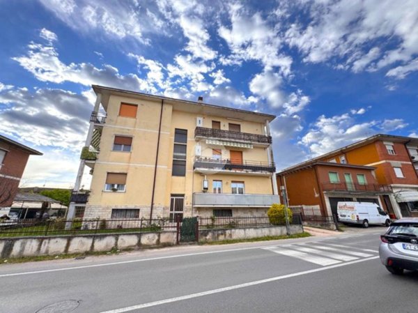 appartamento in vendita a Castel d'Azzano in zona Azzano