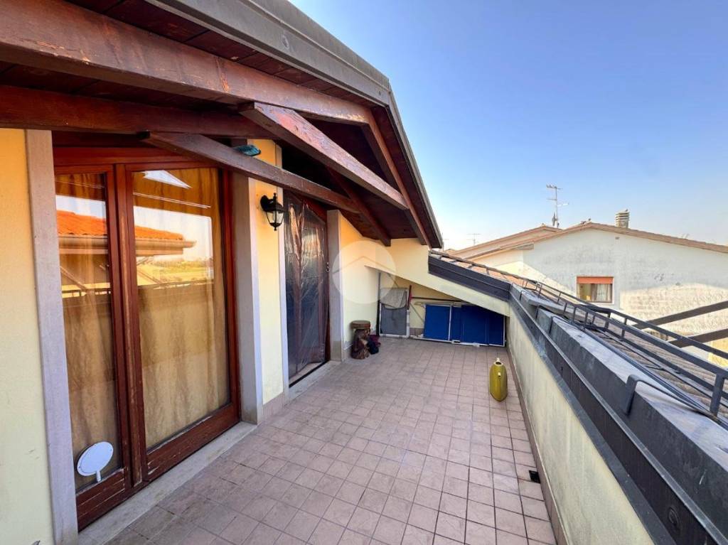 appartamento in vendita a Castel d'Azzano in zona Beccacivetta