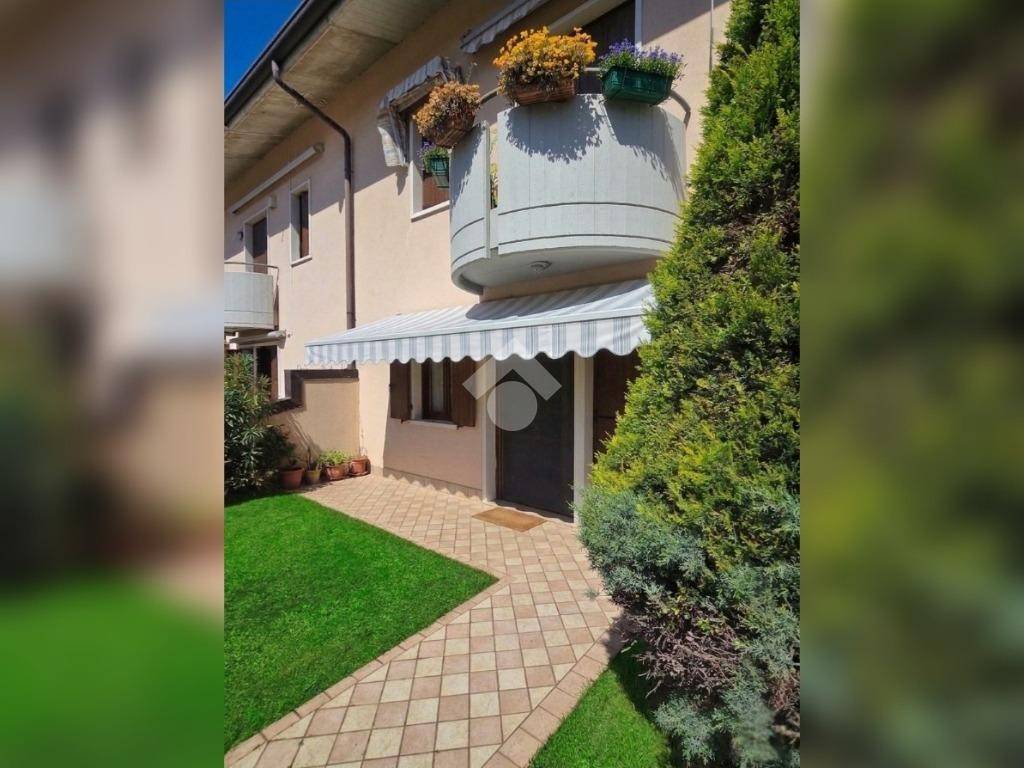 casa indipendente in vendita a Castel d'Azzano