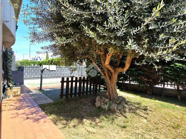 appartamento in vendita a Castel d'Azzano in zona Azzano