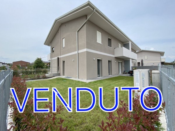 appartamento in vendita a Castel d'Azzano in zona Beccacivetta
