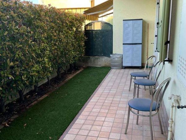 appartamento in vendita a Castel d'Azzano in zona Azzano