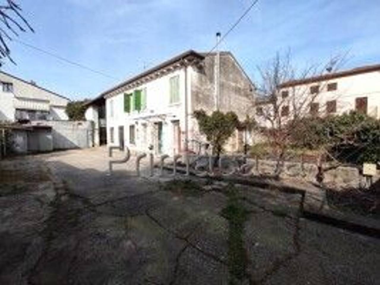casa indipendente in vendita a Castel d'Azzano in zona Forette