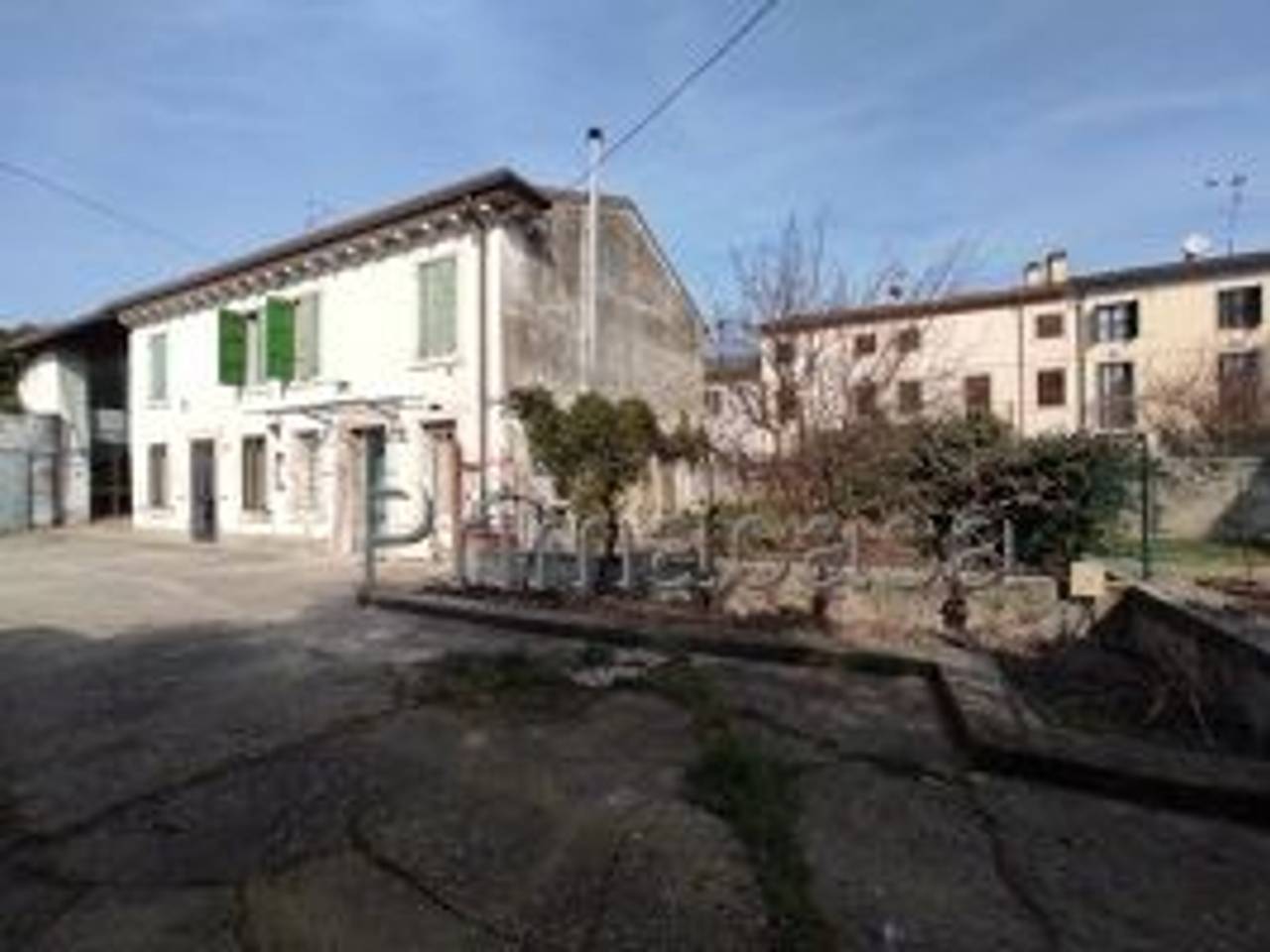 casa indipendente in vendita a Castel d'Azzano in zona Forette