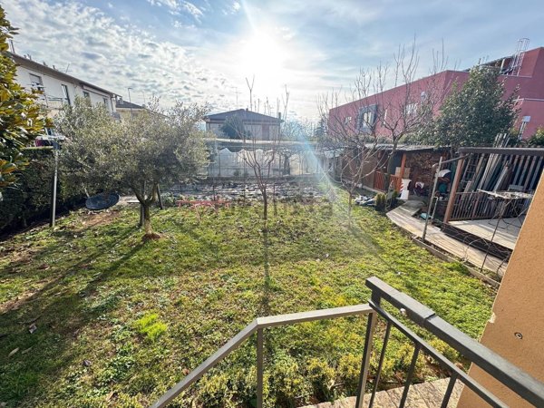 casa indipendente in vendita a Castel d'Azzano