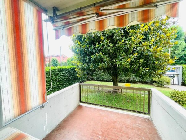 appartamento in vendita a Castel d'Azzano in zona Beccacivetta