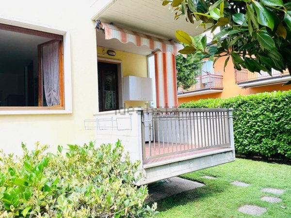 appartamento in vendita a Castel d'Azzano in zona Beccacivetta