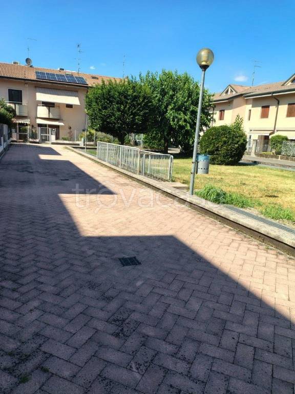 casa indipendente in vendita a Castel d'Azzano